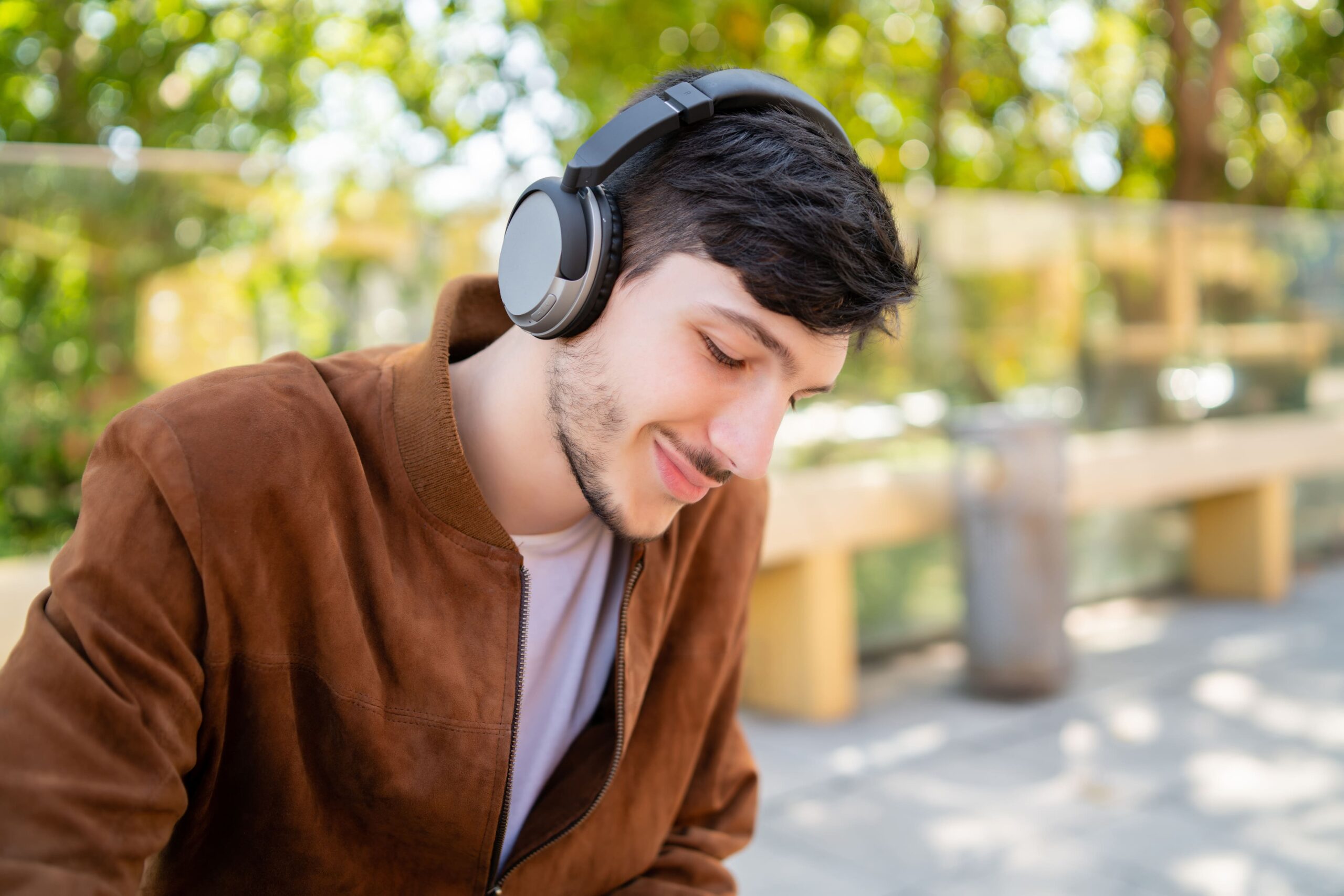Entenda a diferença entre headset e fone de ouvido