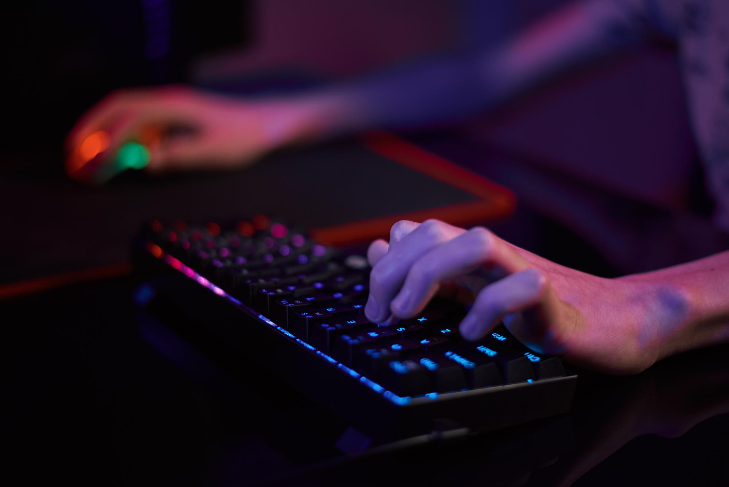Saiba qual é o melhor teclado gamer: comparando as opções redragon, logitech e t-dagger